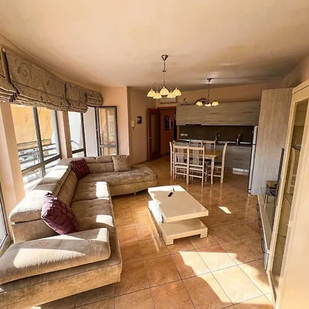 Highrise View 2-br Διαμέρισμα *