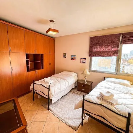 Highrise View 2-br Τίρανα